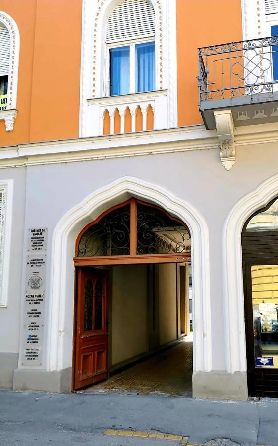 Cadoro City Center Apartments Oradea Exterior photo